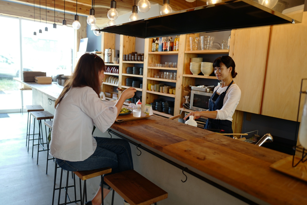コロナ禍でがんばる「まちの社員食堂」、未来図は